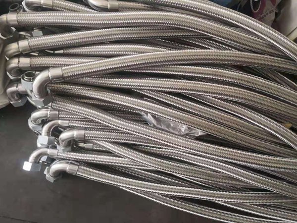 彎頭(tou)金屬軟管(guan)