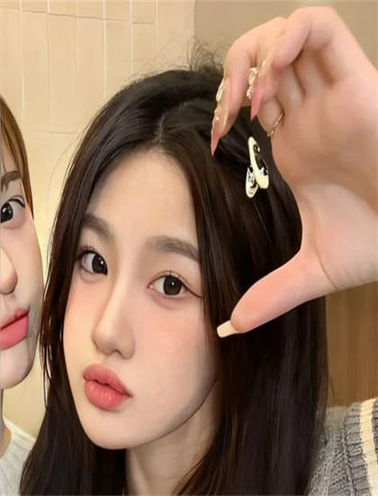 丰满的人妻HD高清完整版_初中小姐姐脚丫踩在男生困困视频_黑人巨大视频观看